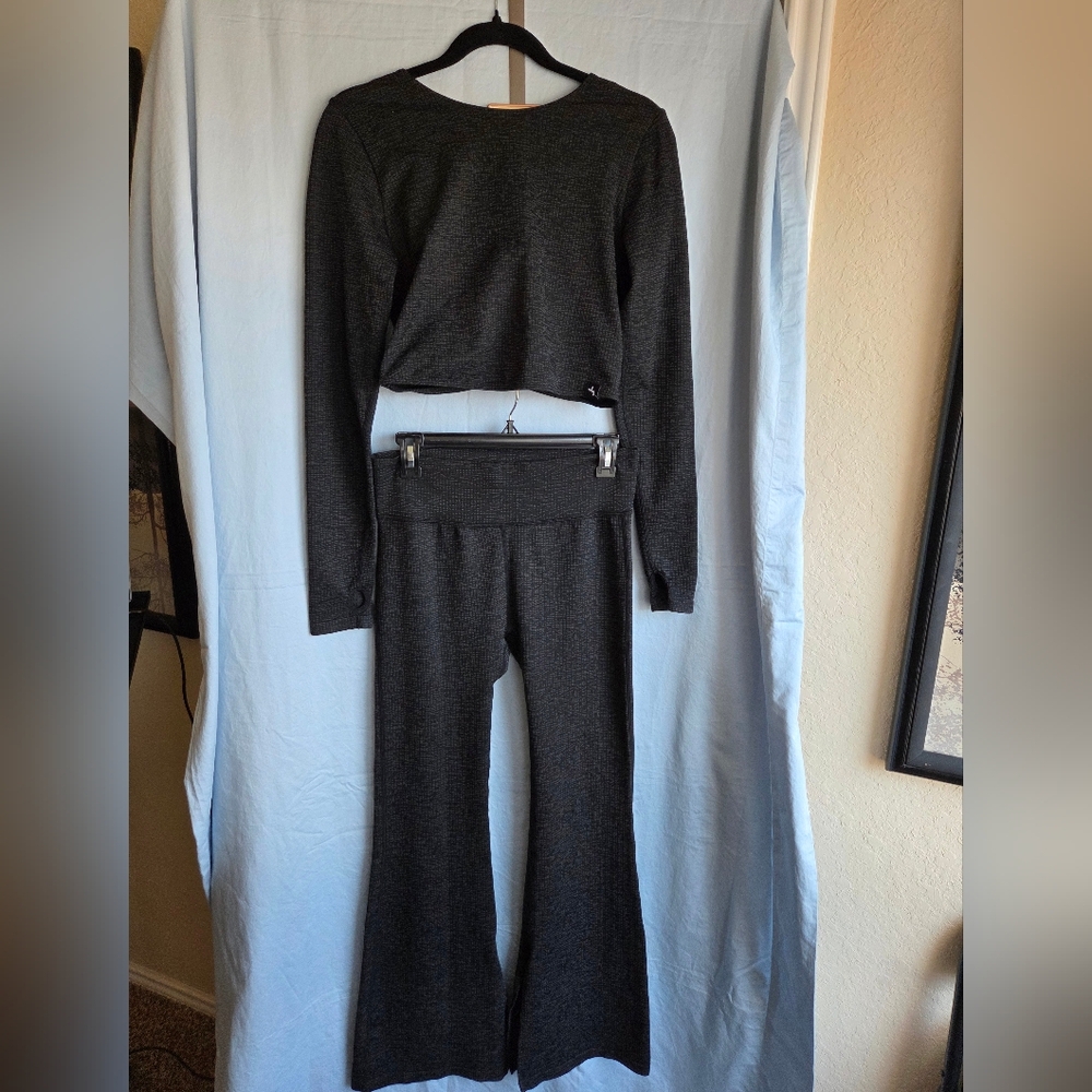 Joy Lab SET in Black Onyx - Size XL Long Sleeve Top and Size L Flare Pant